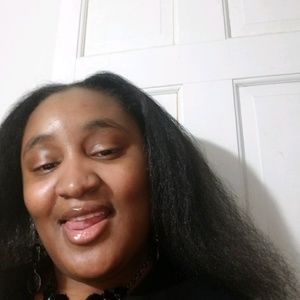 Meet your Posher, Cassandra